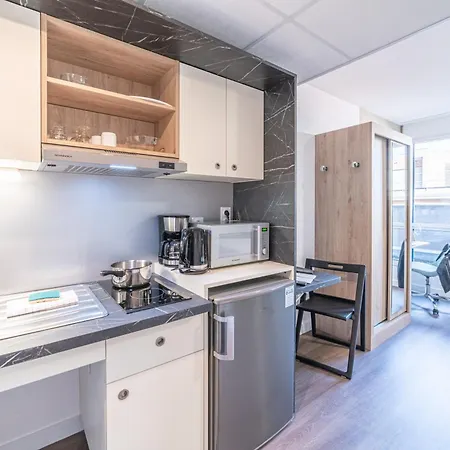 Break & - Les Carmes Dechaux Aparthotel 3*